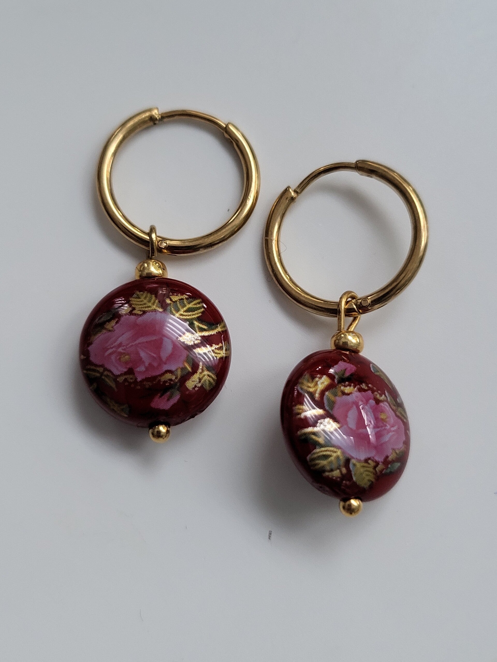 Oorbel rvs haakje Glaskralen 14mm bloem