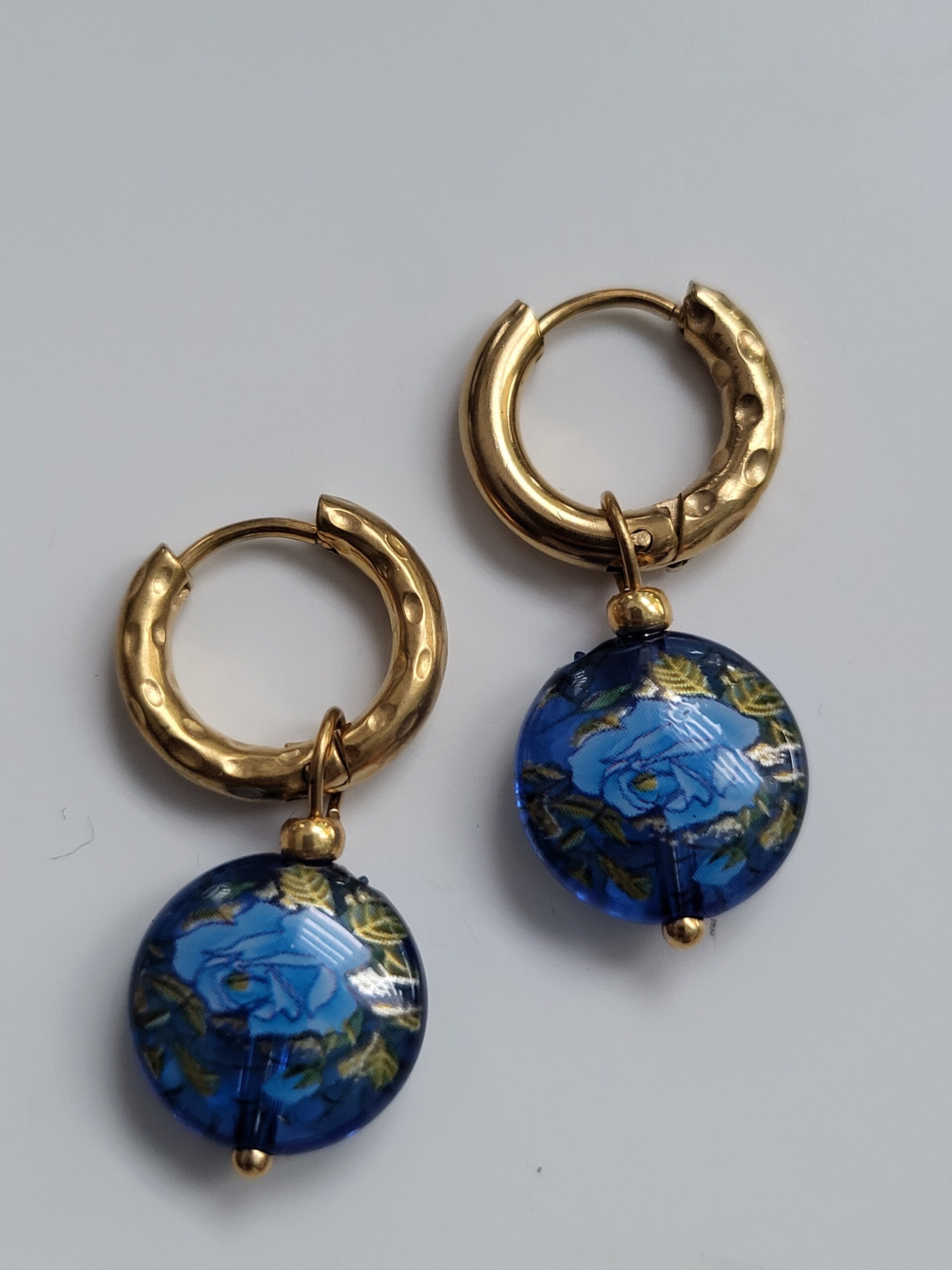 Oorbel rvs haakje Glaskralen 14mm bloem