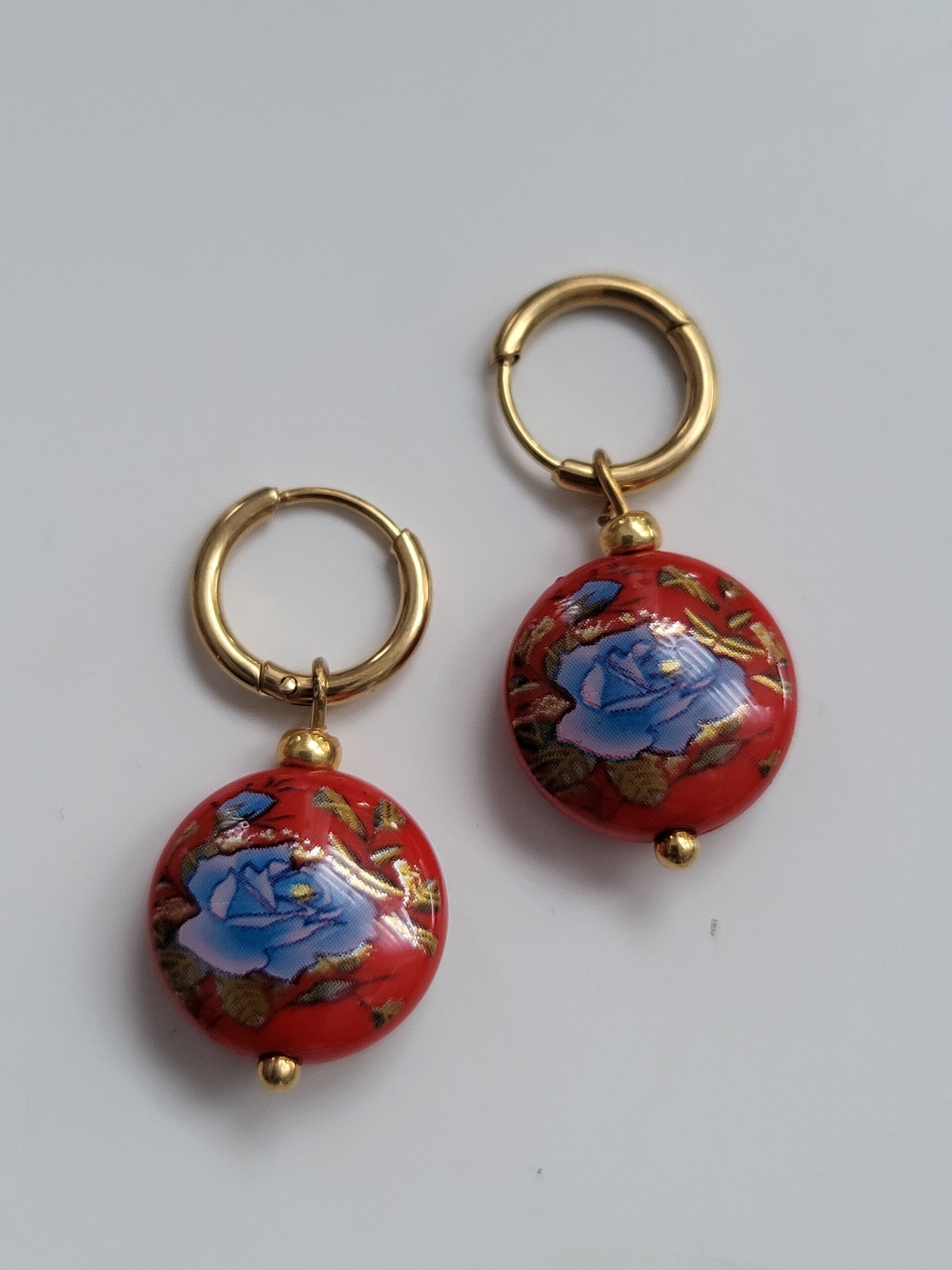 Oorbel rvs haakje Glaskralen 14mm bloem