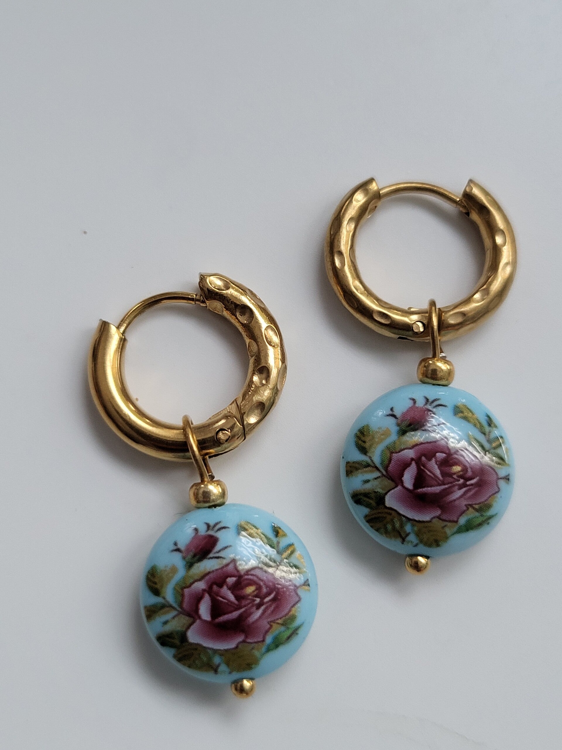 Oorbel rvs haakje Glaskralen 14mm bloem