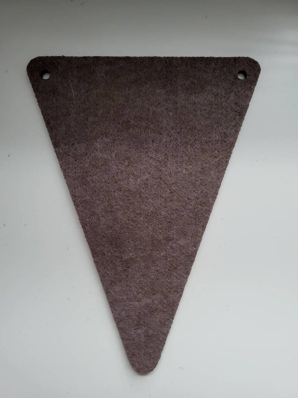 Vlag taupe met letter