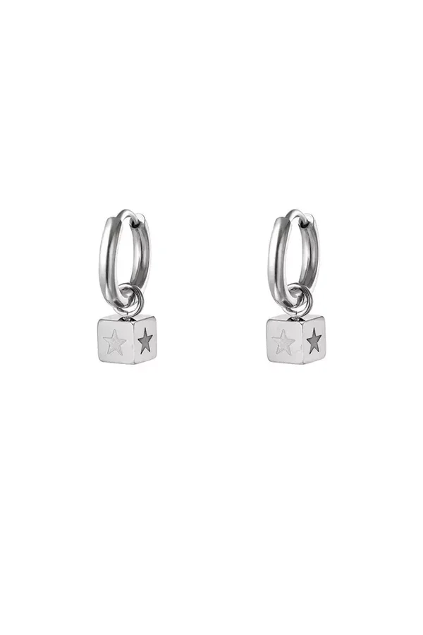 Zilvere kubus Oorbellen