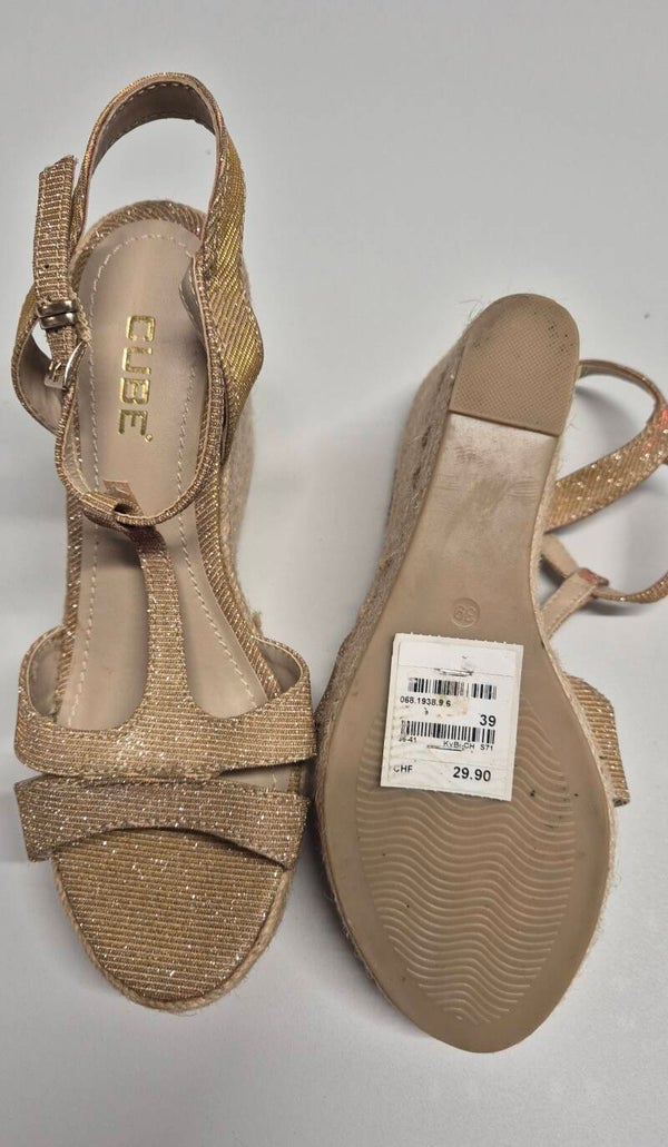 Sandalen mit Keilabsatz Gr. 39