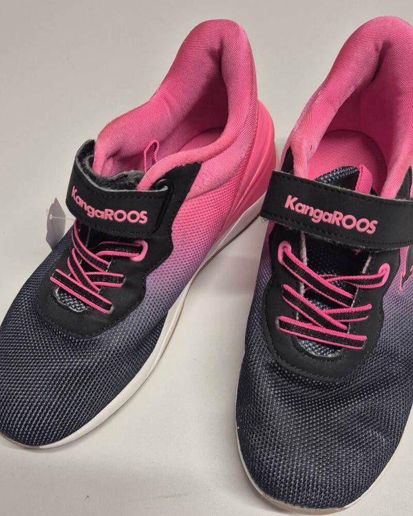 Turnschuhe Gr. 34