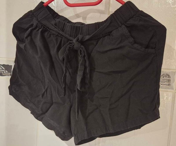 Kurze Stoffhose Gr. XS