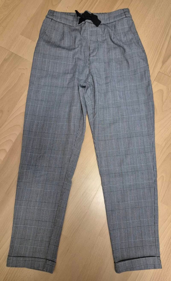 Schöne Stoffhose Gr. 158