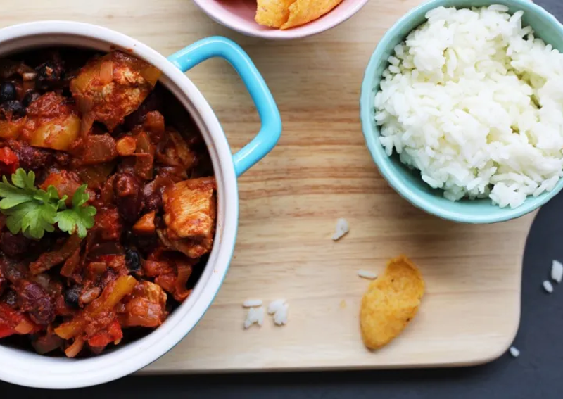 kip met rijst en chili sin carne