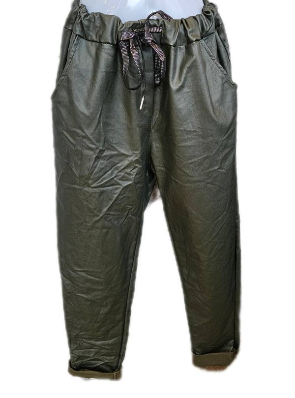 1064-BRGR  Broek lederlook stretch