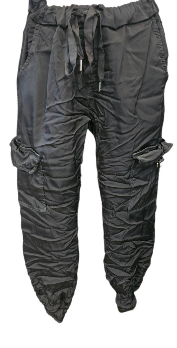 1069-BR  Satijnen cargo broek stretch