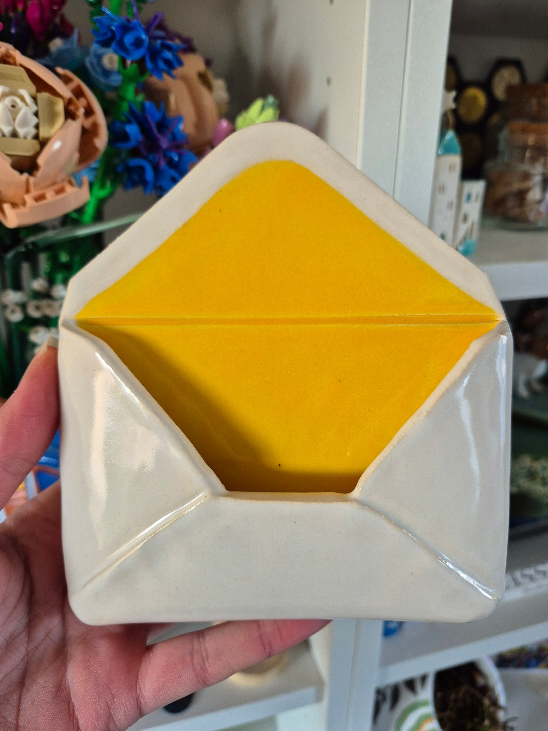 Envelop geel