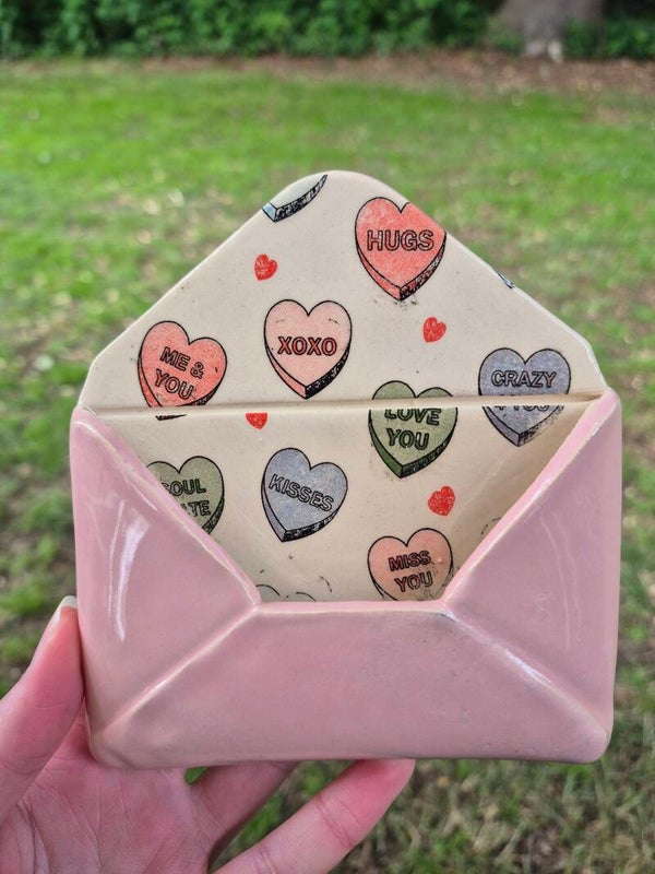 Envelop love candy
