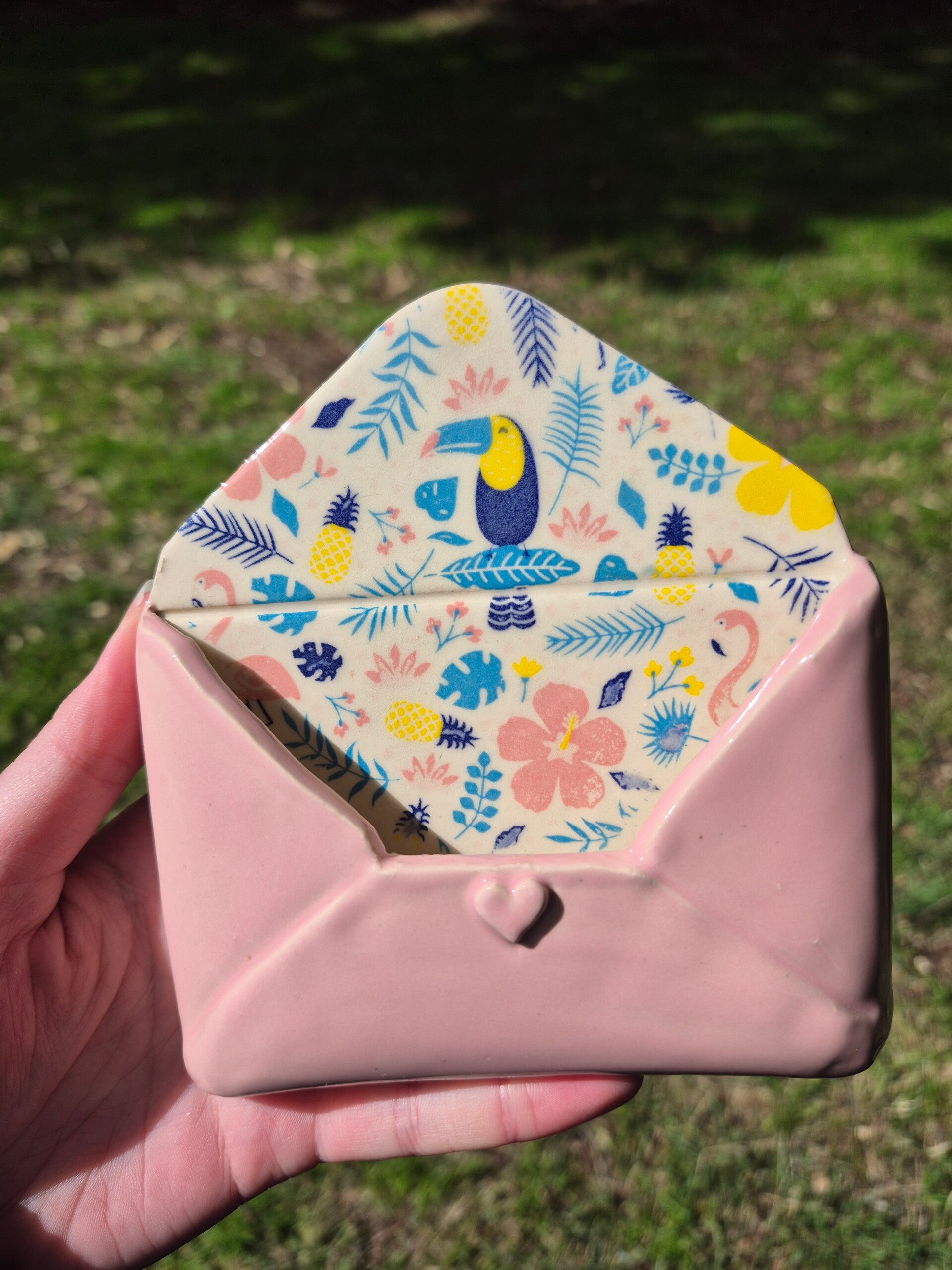 Envelop summer birds