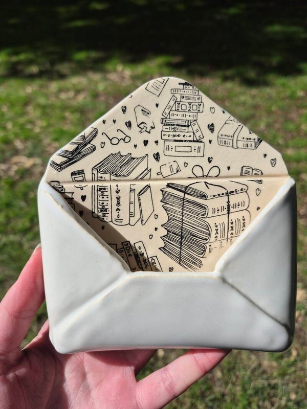 Envelop bookish