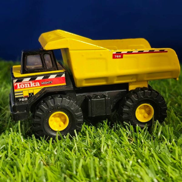 Hasbro Maisto Mini Tonka Mighty Dump Truck