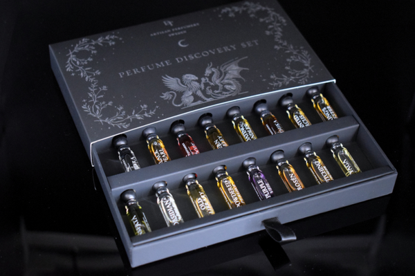 Dark tales perfume discovery set