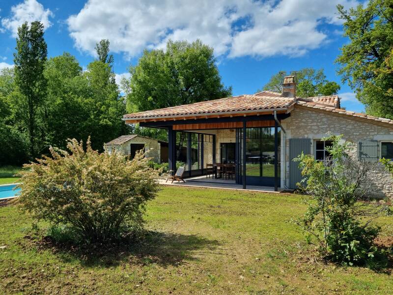 Orangerie/dining room seen from the garden