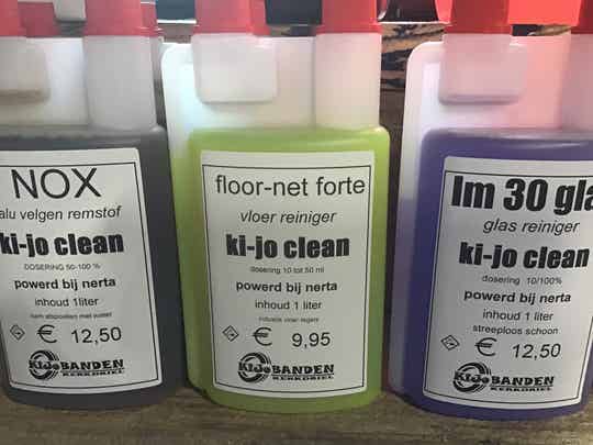 vloer reinigernerta floornet forte 1 liter  tegels en laminaat pvc