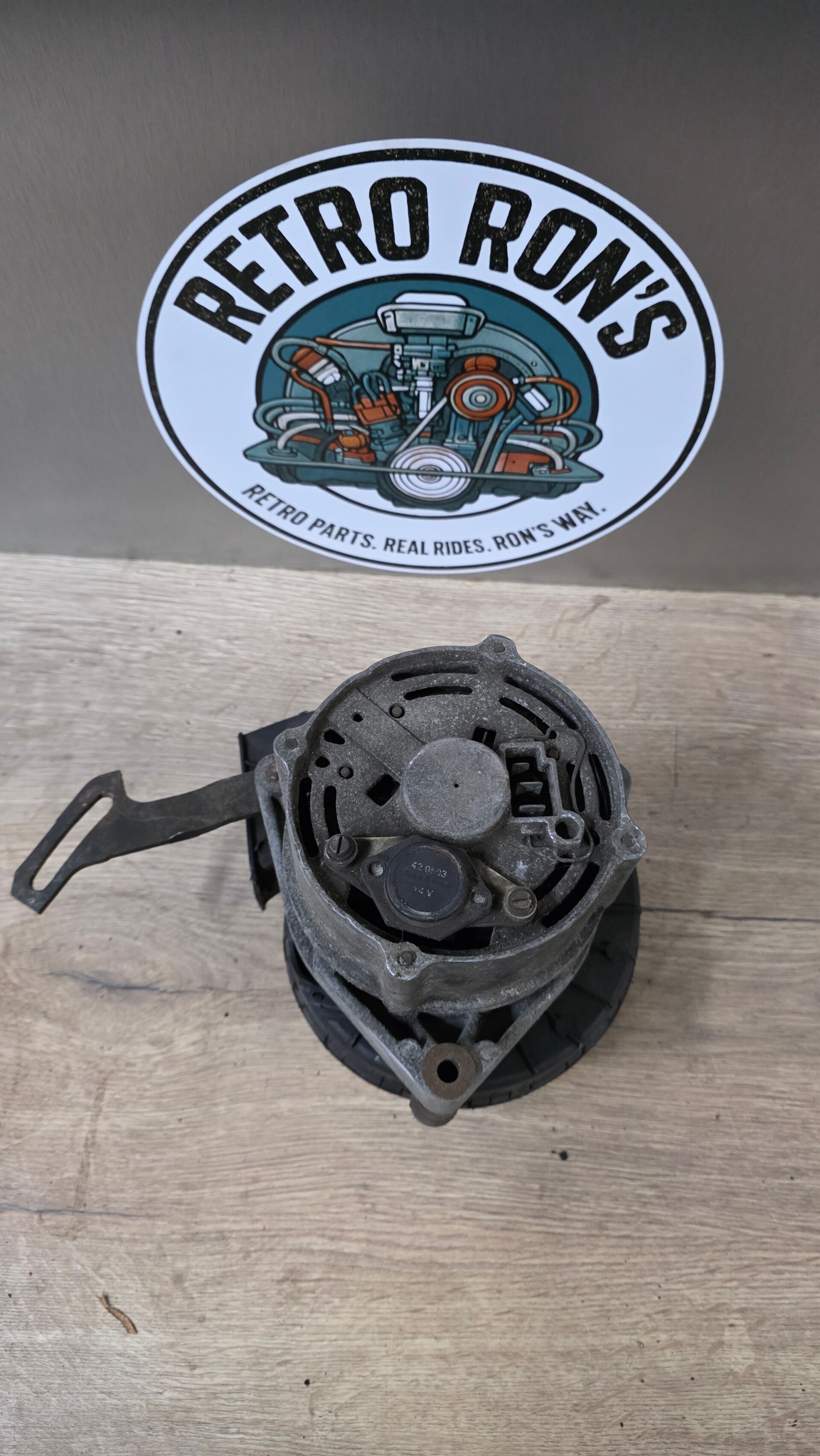 VW T25 alternator with fan shroud