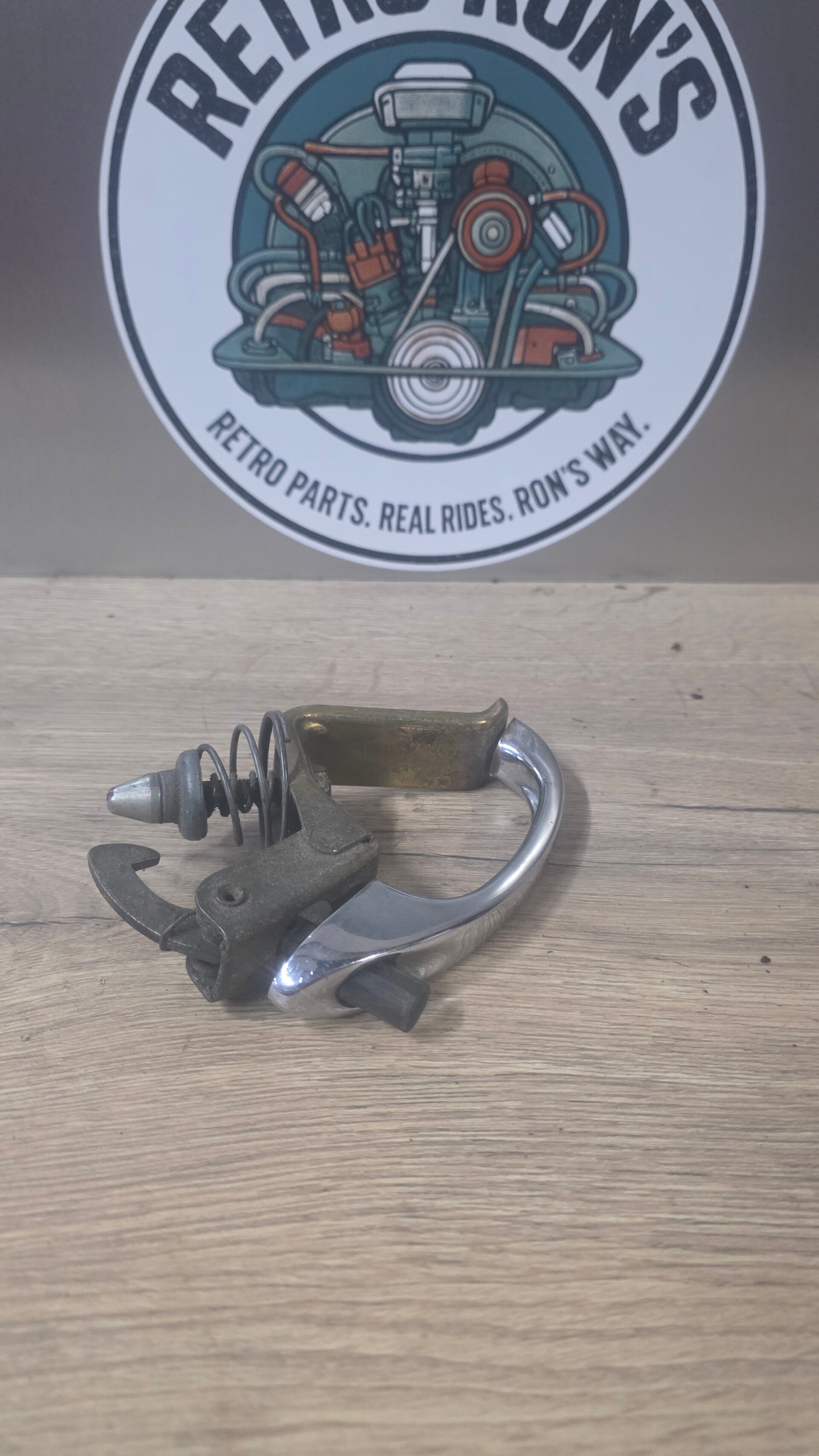 Classic beetle bonnet handle