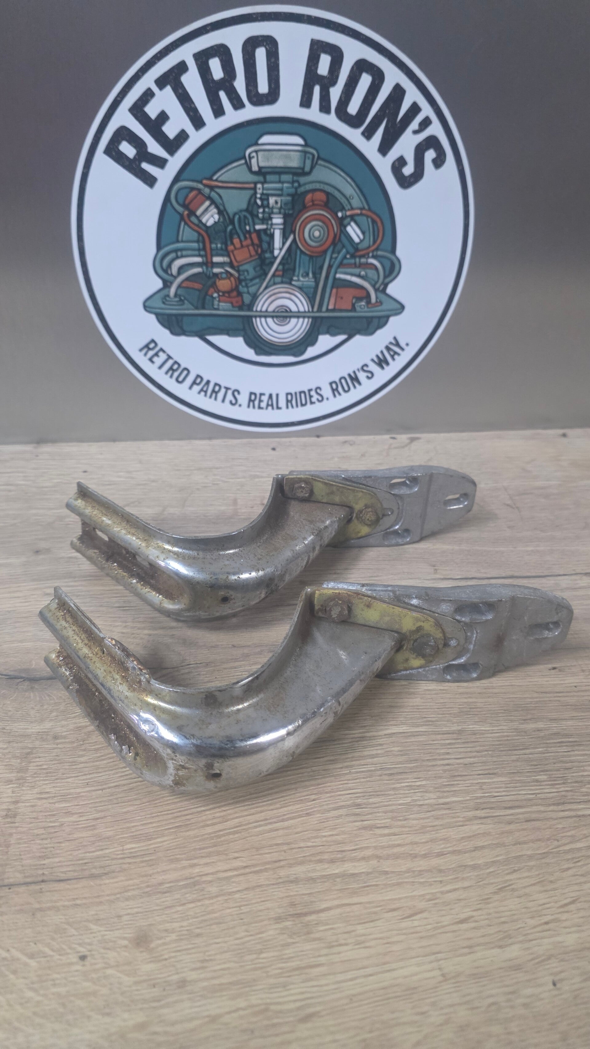 Classic beetle deck lid hinges