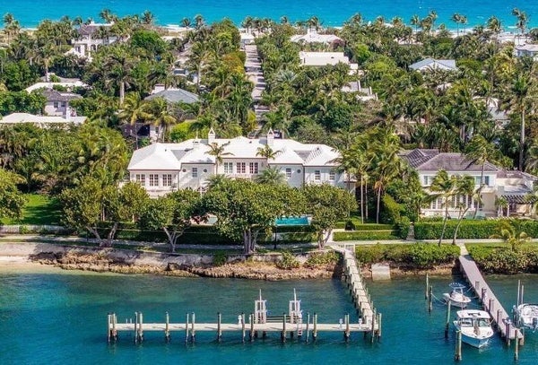 LUXURIOUS COLONIAL-STYLE WATERFRONT MANSION/ PALM BEACH, US