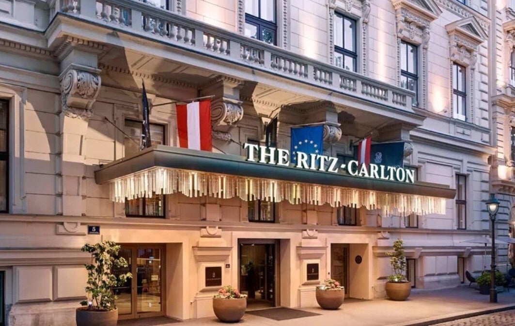LUXURY 5-STAR HOTEL, RITZ-CALTON, VIENNA, AUSTRIA
