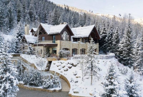 SUBSTANTIAL LUXURY SKI LODGE/ DOWNTOWN ASPEN, US
