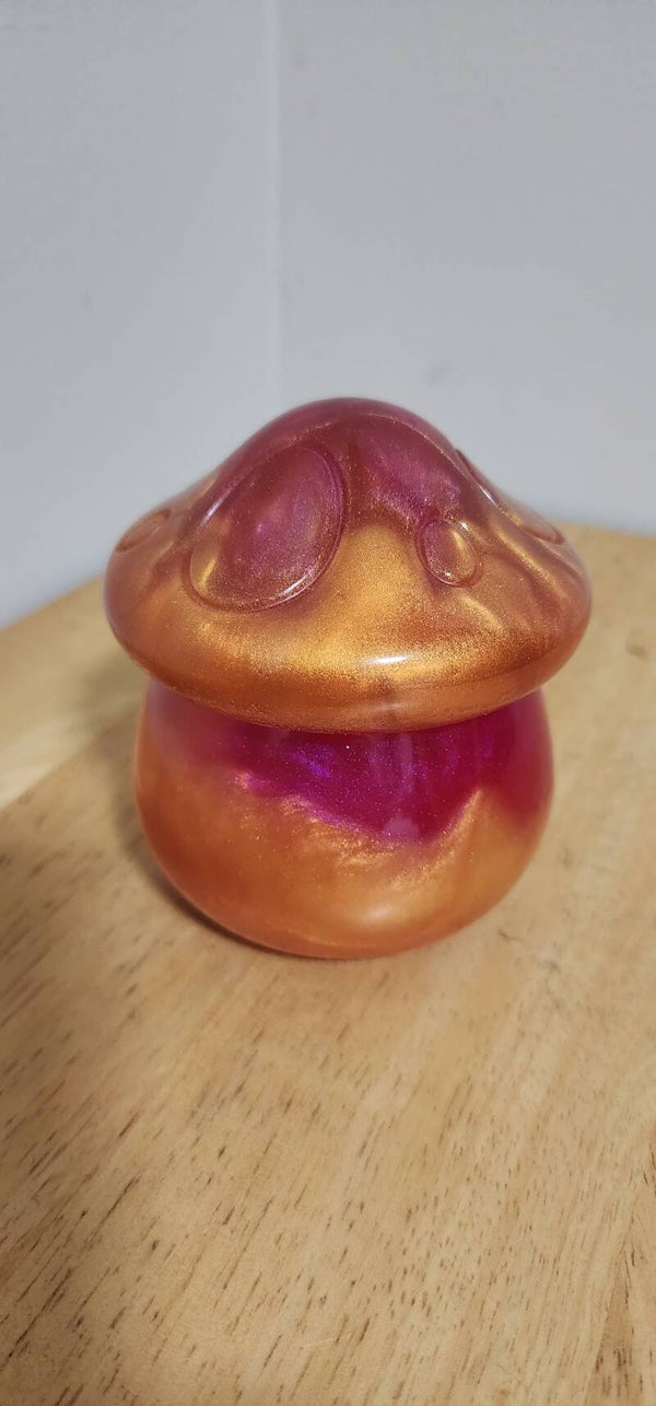 resin mushroom container
