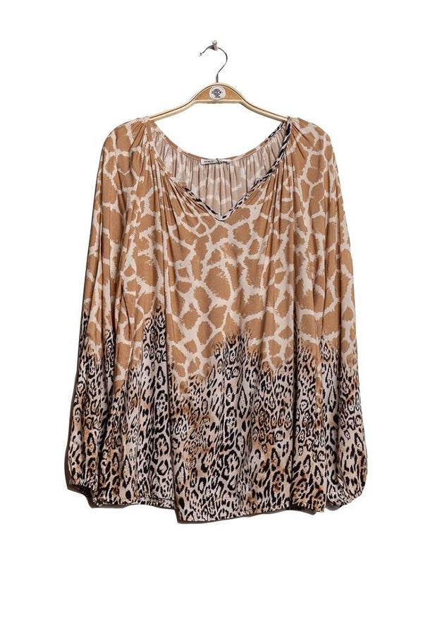 Beige flowy blouse met ‘Animal print’