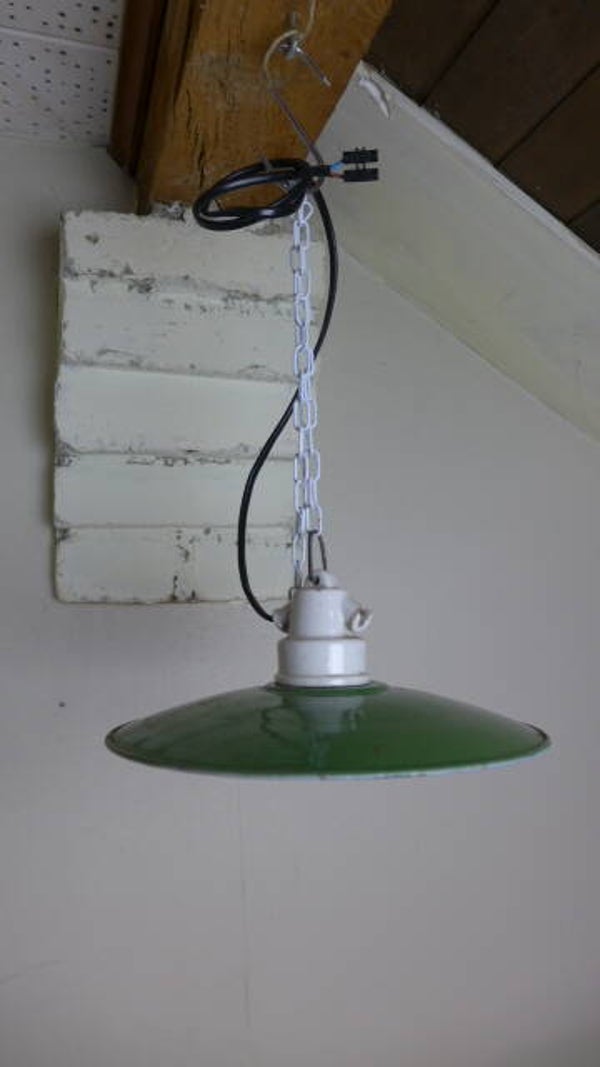 Antike Stalllampe mit grünem Emailschirm (E27)