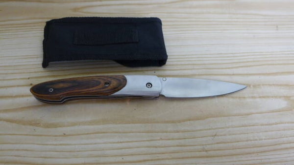 Klappbares Messer mit Gürtel-Etui – 10 cm Klinge, neuwertig