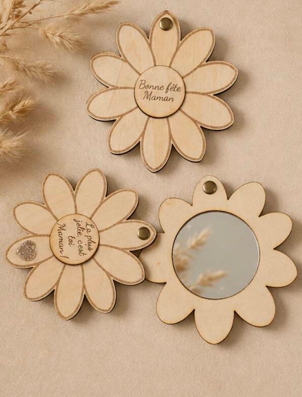 Miroir de poche fleur en bois personnalisé – Cadeau original pour Maman