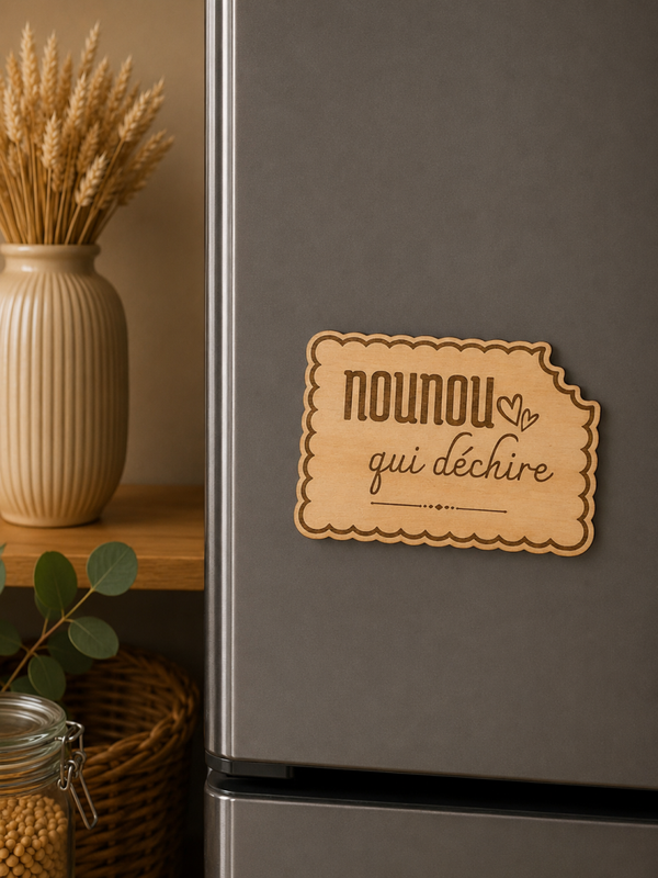 Magnet en bois “Nounou qui déchire” – Cadeau nounou