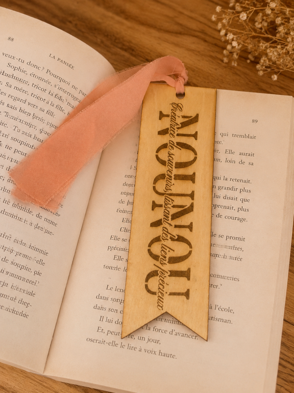 Marque-page en bois “Nounou” – Cadeau personnalisé