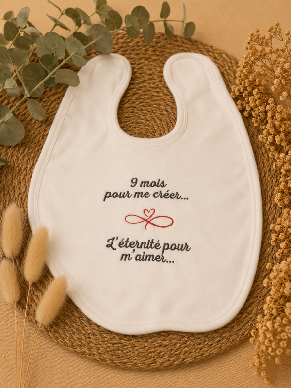 Bavoir bébé personnalisé – Cadeau original et plein d’humour