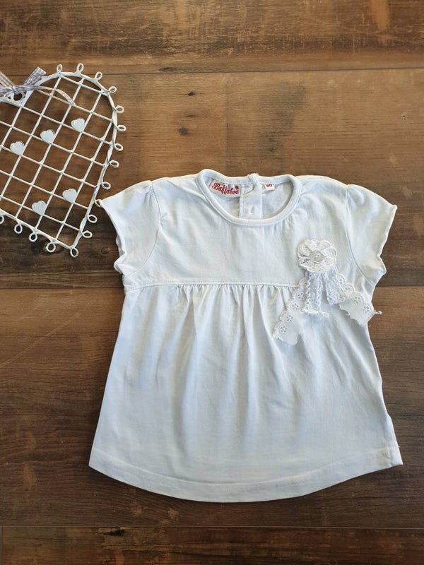 Wit shirtje met kantje Maat 80