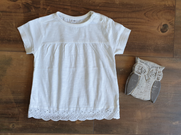 Wit shirt met kantje Maat 68