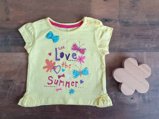 Geel shirtje met vrolijke kleuren Maat 74