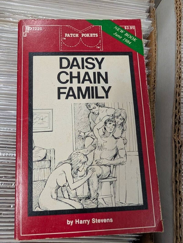 Daisy chain family 1984
