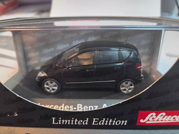 Schuco Mercedes A-Klasse 5-türig schwarz 1:43