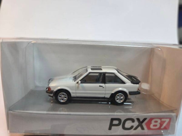 PCX 87 Ford Escort III XR3 weiß 1:87