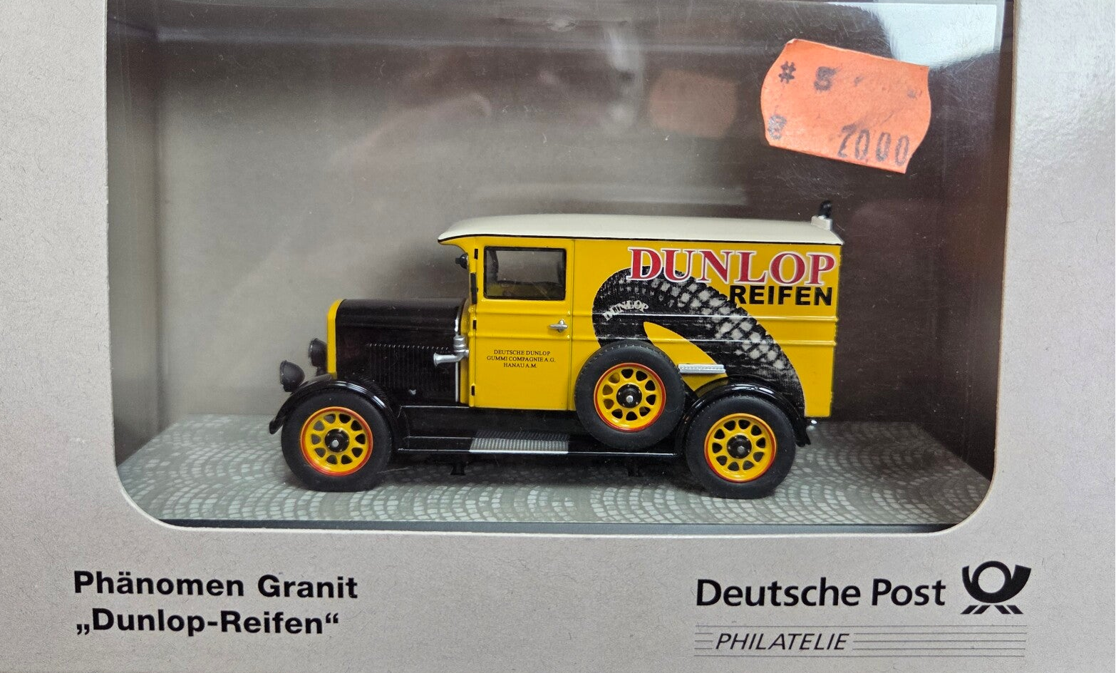Premium ClassiXXs Phänomen Granit "Dunlop Reifen" 1:43