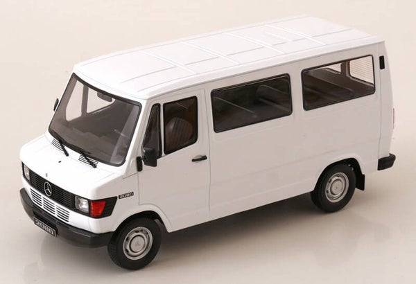 KK Scale Mercedes 208 D Bus (1988) weiß KKDC180291 1:18