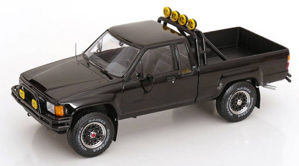 KK Scale Toyota Hilux Truck Xtra Cab 4x4 (1985) schwarz (Zurück in die Zukunft III "look alike") KKDC181561 1:18