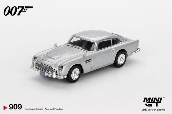 Mini GT Aston Martin DB5 „Casino Royale“ (2006) English Poster MGT00909-007E 1:64
