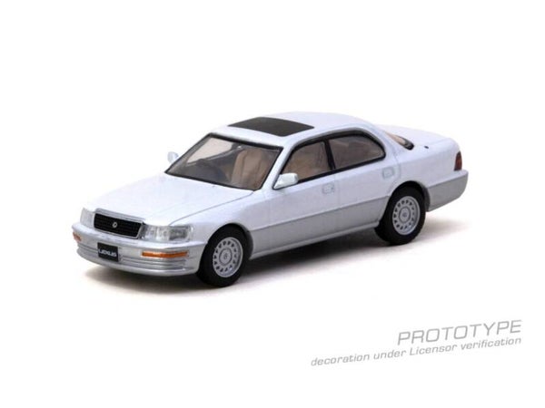 Tarmac Lexus LS400 (UCF10) pearl weiß 2001 T64G-082-WH 1:64