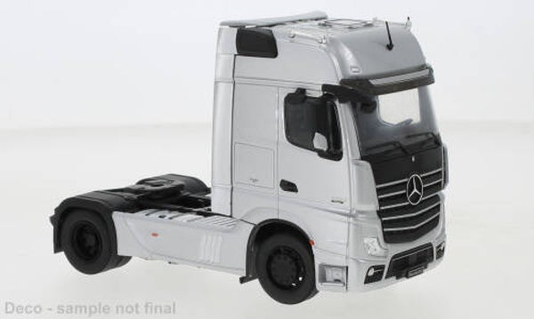 IXO Mercedes Actros MP4 Zugmaschine silber metallic 1:43