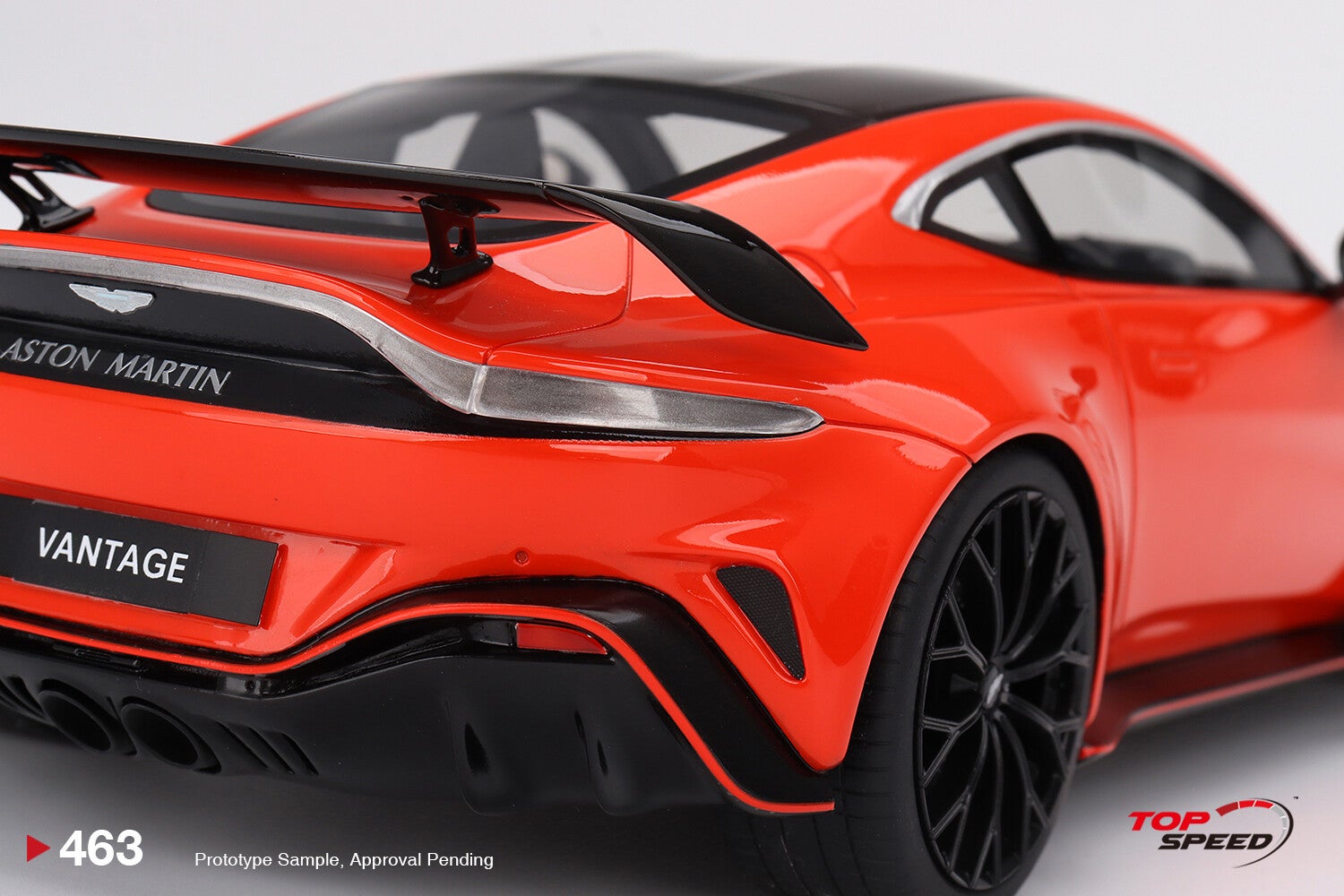 Top Speed Aston Martin V12 Vantage scorpus red 1:18 | MINIAUTO Shop