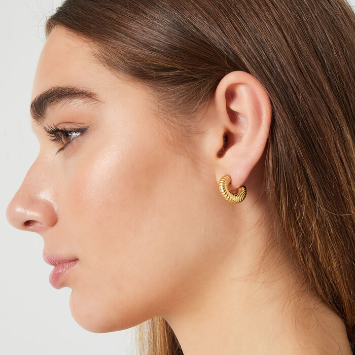 Ribbed earrings