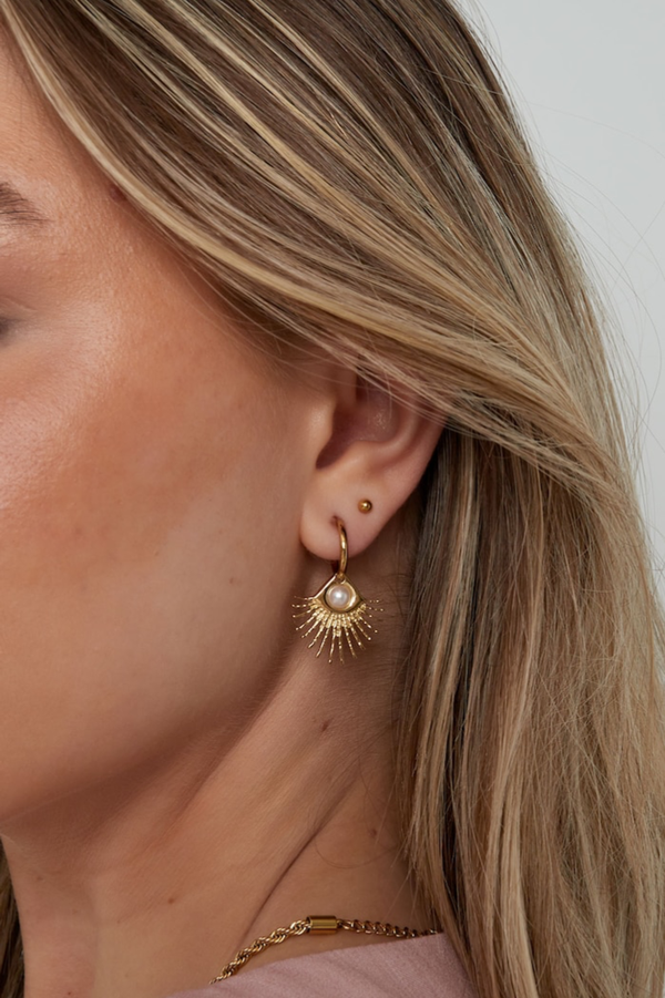 Pearly Eyes earrings